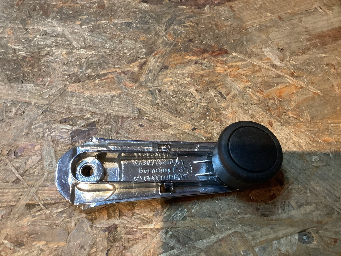 Audi 80/90/Coupé B2/B3/B4 Fensterkurbel Original VW NEU