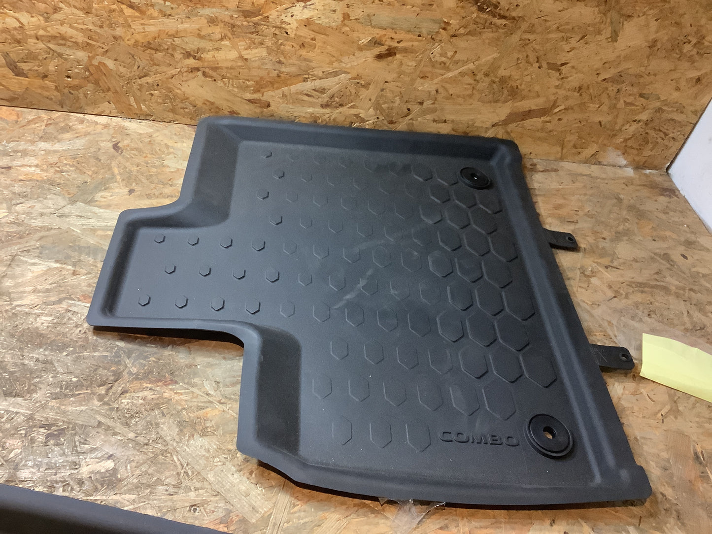 Opel Combo E Fußmattensatz Gummi Original Metalplast NEU