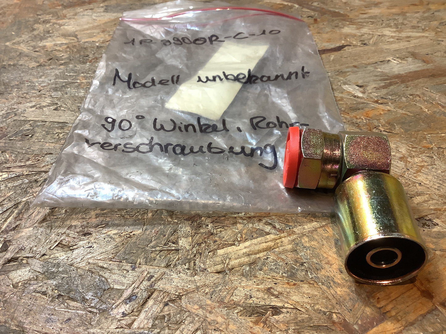 Modell unbekannt 90 Grad Winkel, Rohrverschraubung Original NEU