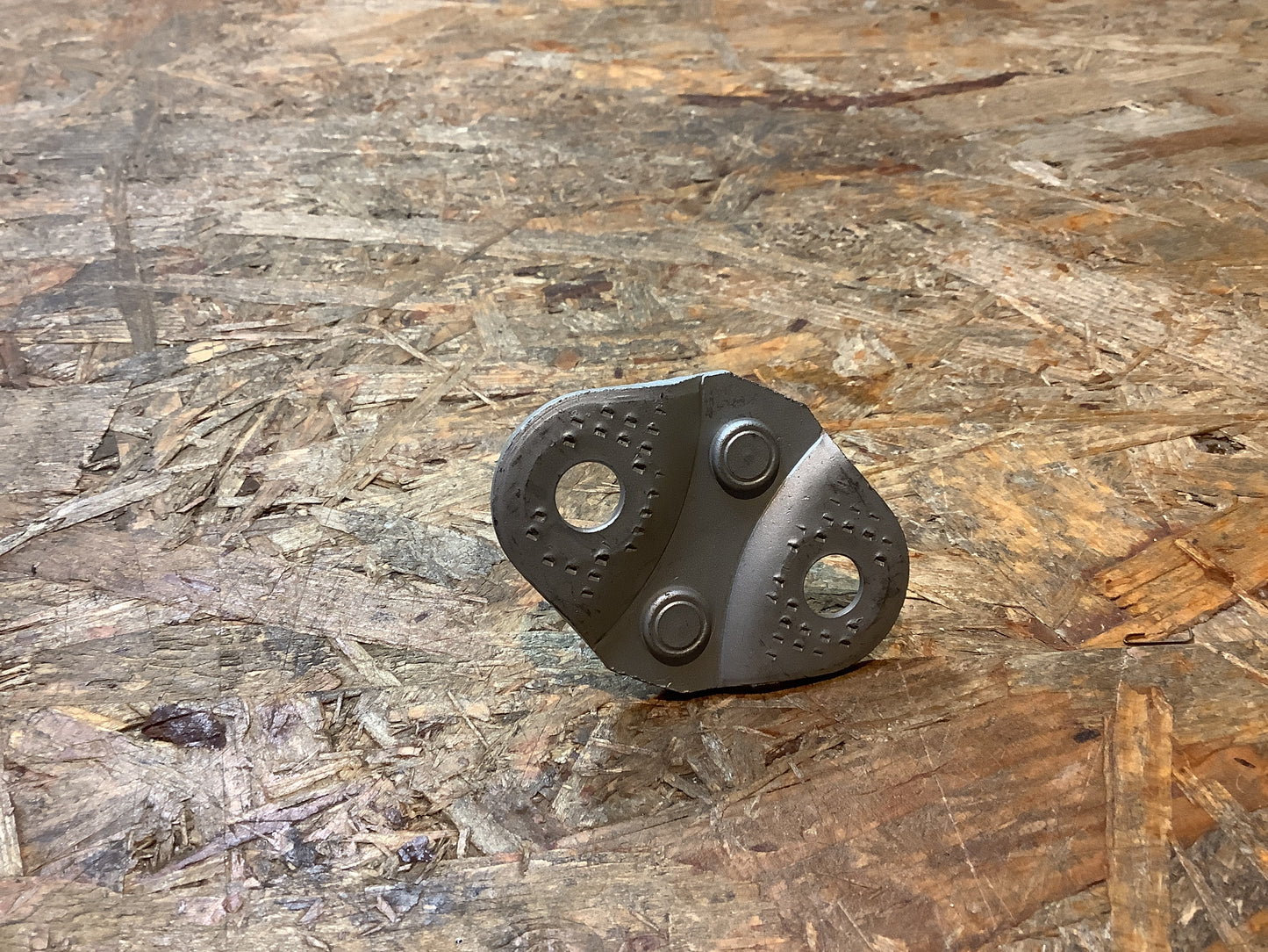 Mitsubishi Delica Truck Türschlossraste Original Mitsubishi NEU