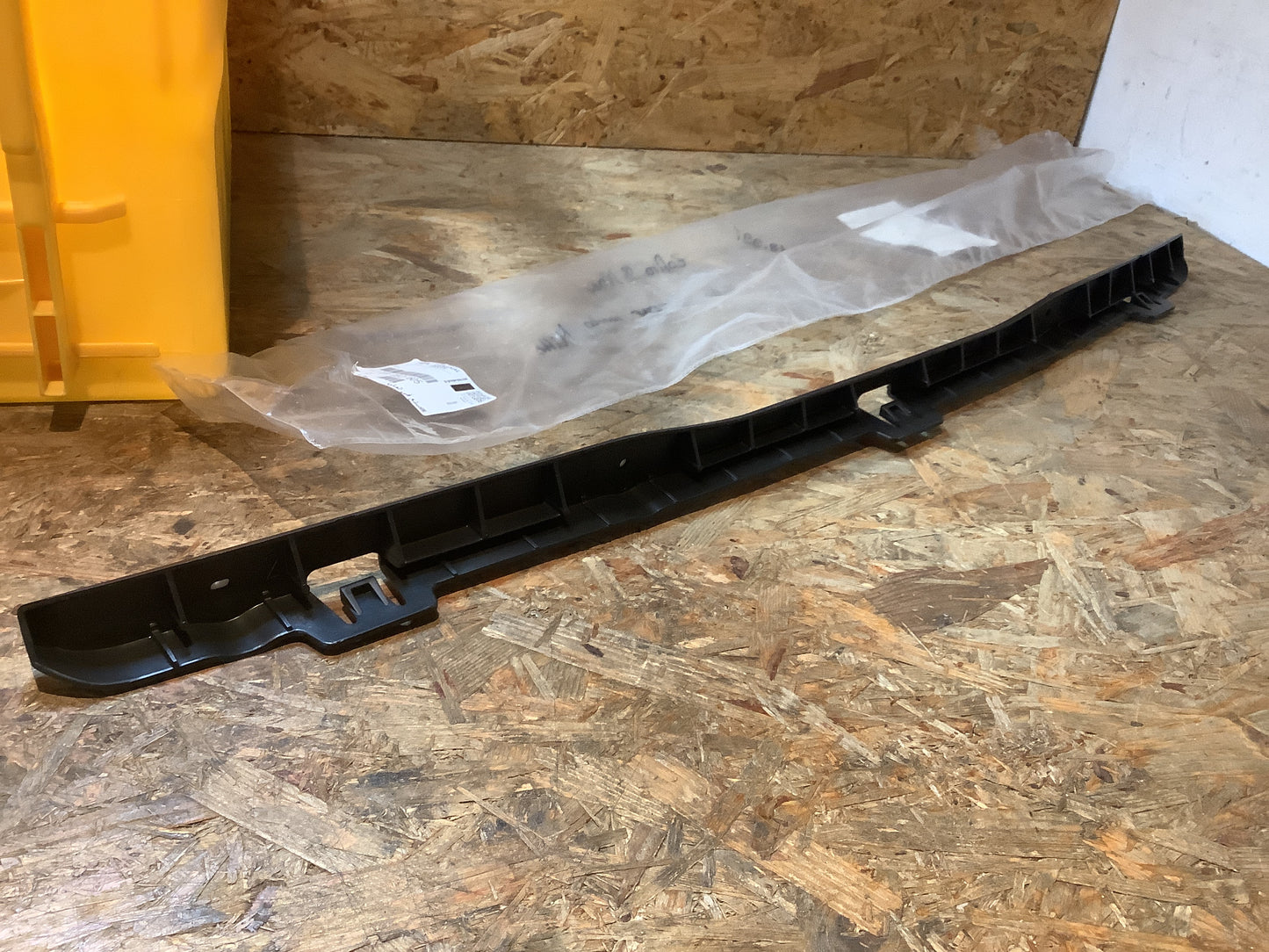 Zafira B / Van Halter Stoßfänger hinten Mitte Original PSA Groupe NEU