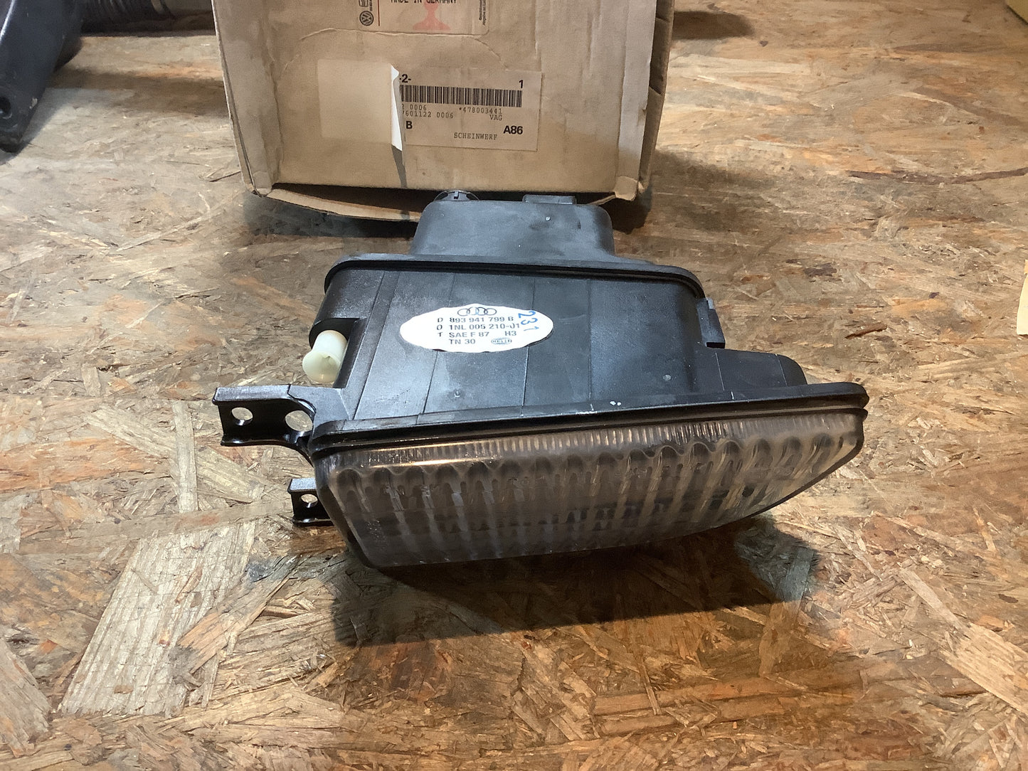 Audi 80 8C/B4 Nebelscheinwerfer links Original Hella NEU