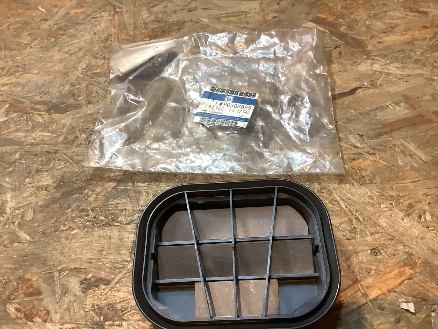 Calibra Luftdüse, hintere Seitenwand außen Original GM NEU