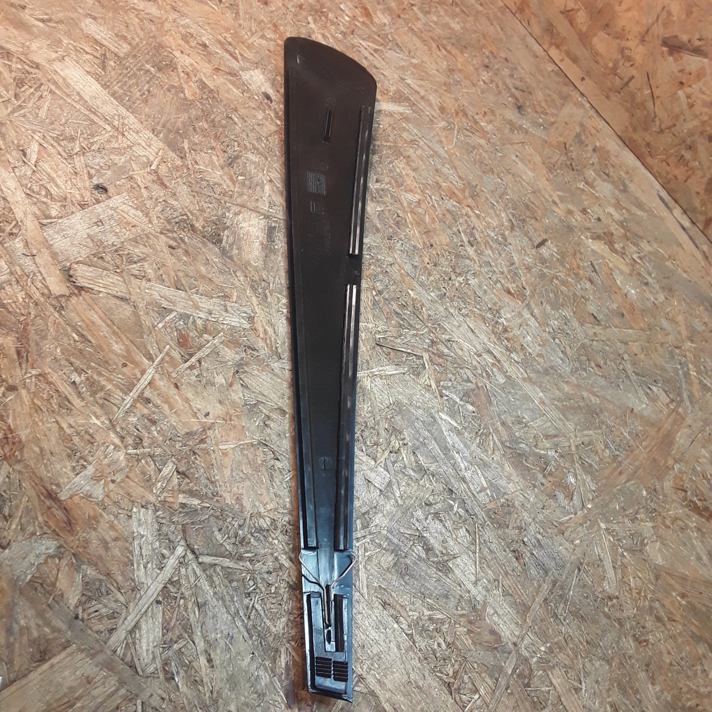 Omega A Senator B Abdeckung B-Säule außen links original GM Opel NEU