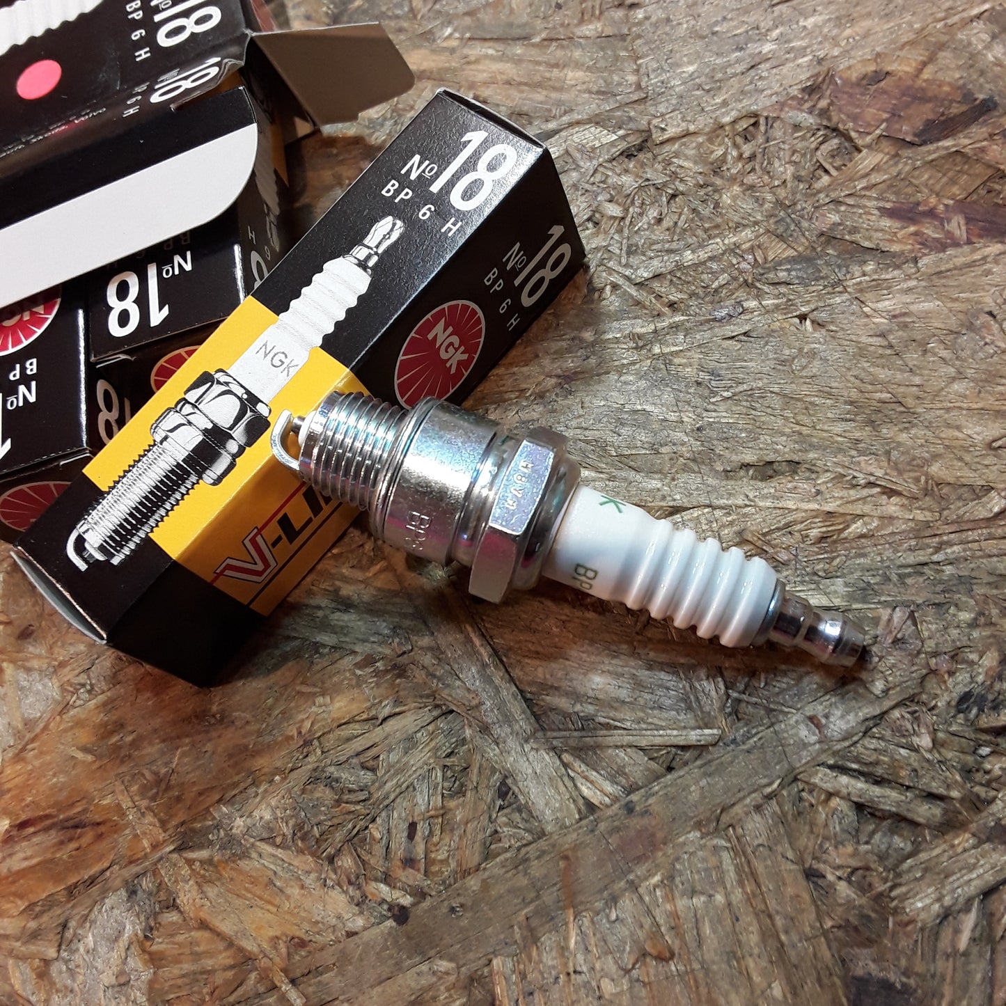 Citroen Dacia DAF Fiat Ford Mercedes-Benz Opel Porsche Renault Seat Talbot Triumph Volvo Wartburg Zündkerzensatz original NGK NEU