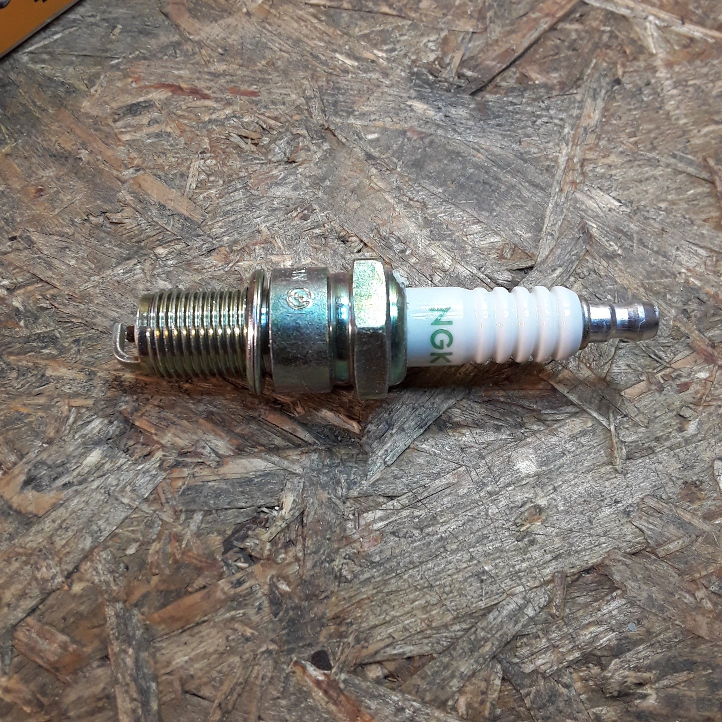 Alfa Romeo Audi BMW Fiat Ford Mercedes-Benz Nissan Opel Saab Volvo VW Zündkerze original NGK NEU