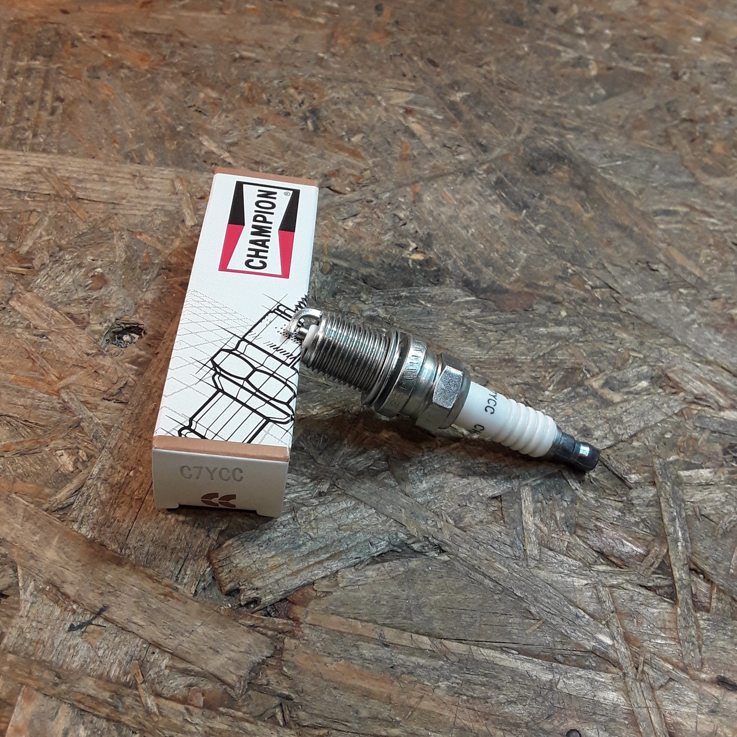 Alfa-Romeo Audi Citroen Fiat Ford Nissan Peugeot Porsche Renault Volvo Zündkerzensatz original Champion NEU