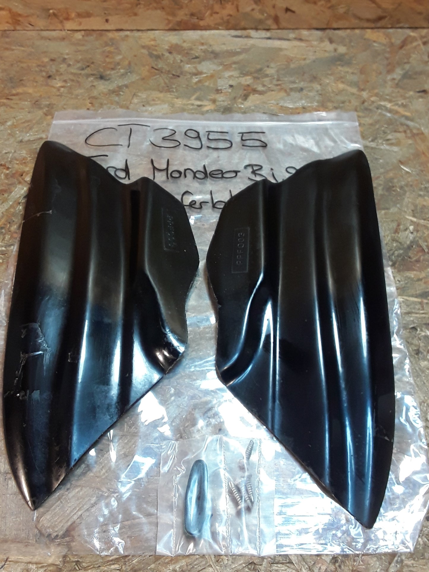 Ford Mondeo Scheinwerferblenden original Mattig NEU