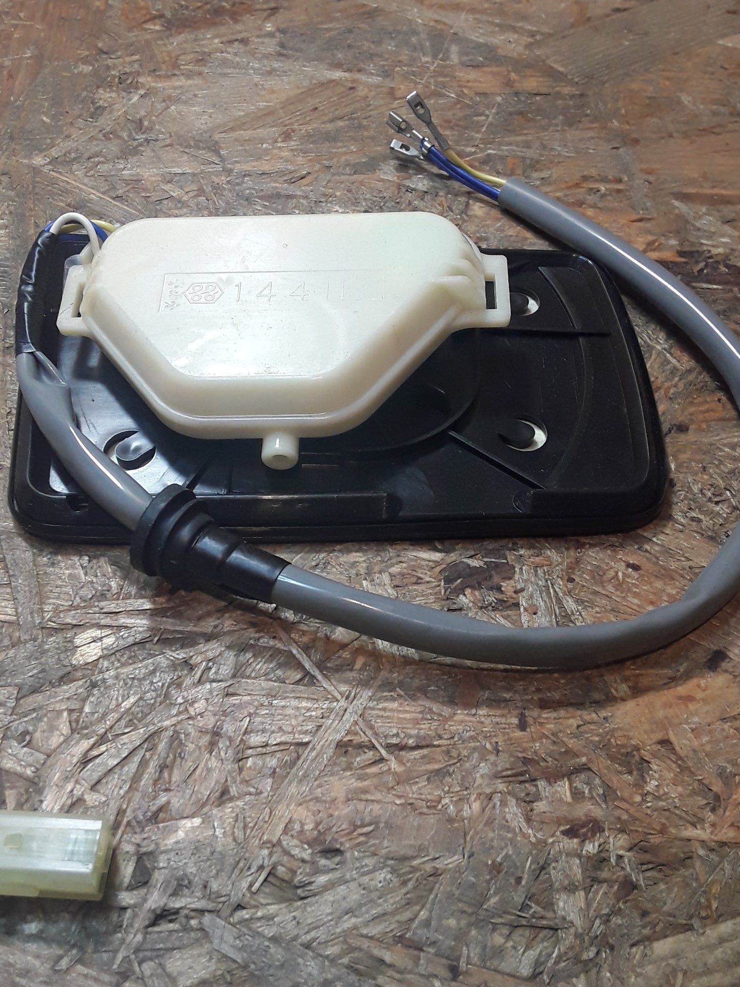 Mitsubishi Colt Bj 84-86 Spiegelglas links elektrisch original Mitsubishi NEU