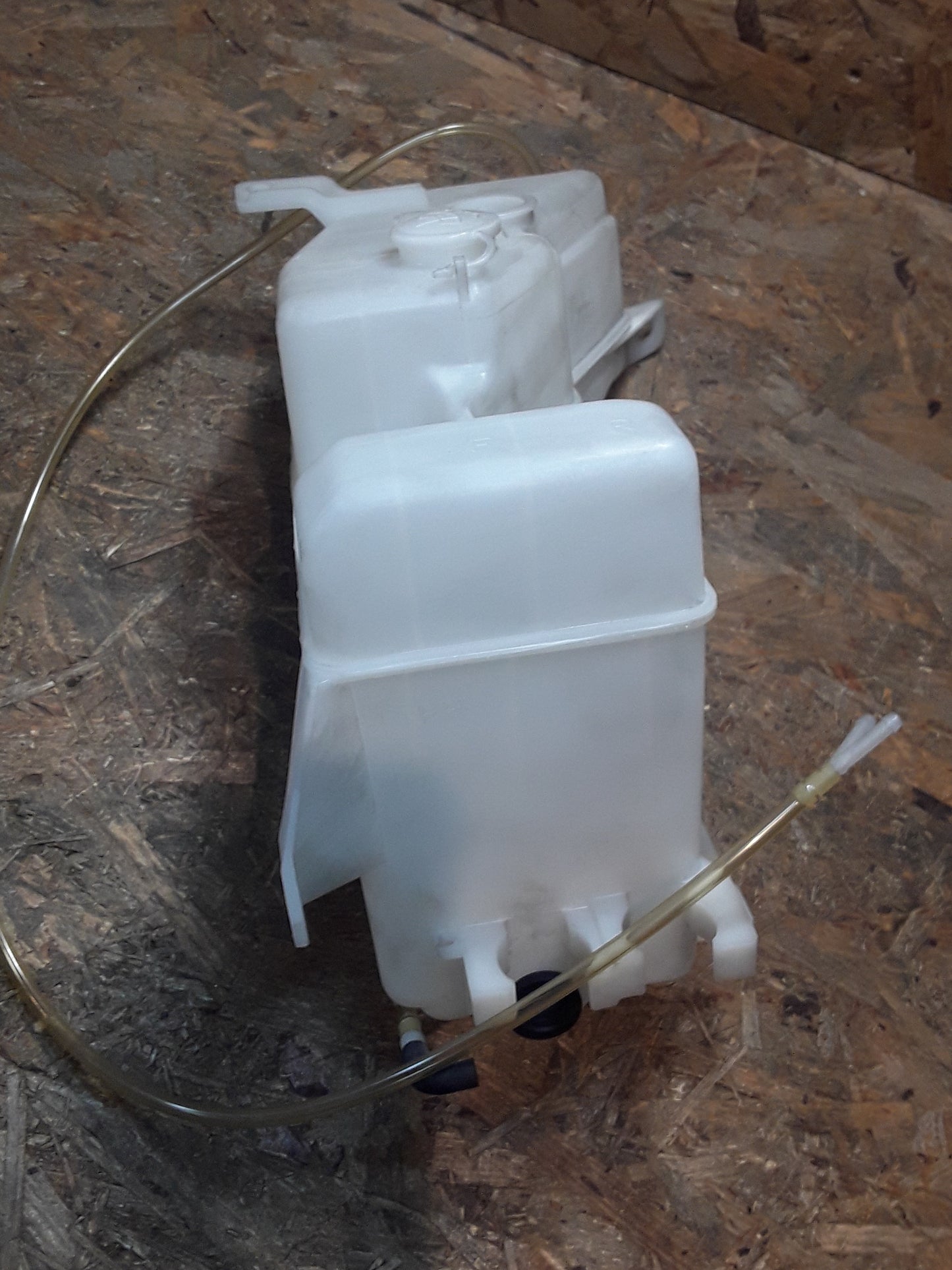 Mitsubishi Mirage Wischwasserbehälter original Mitsubishi NEU