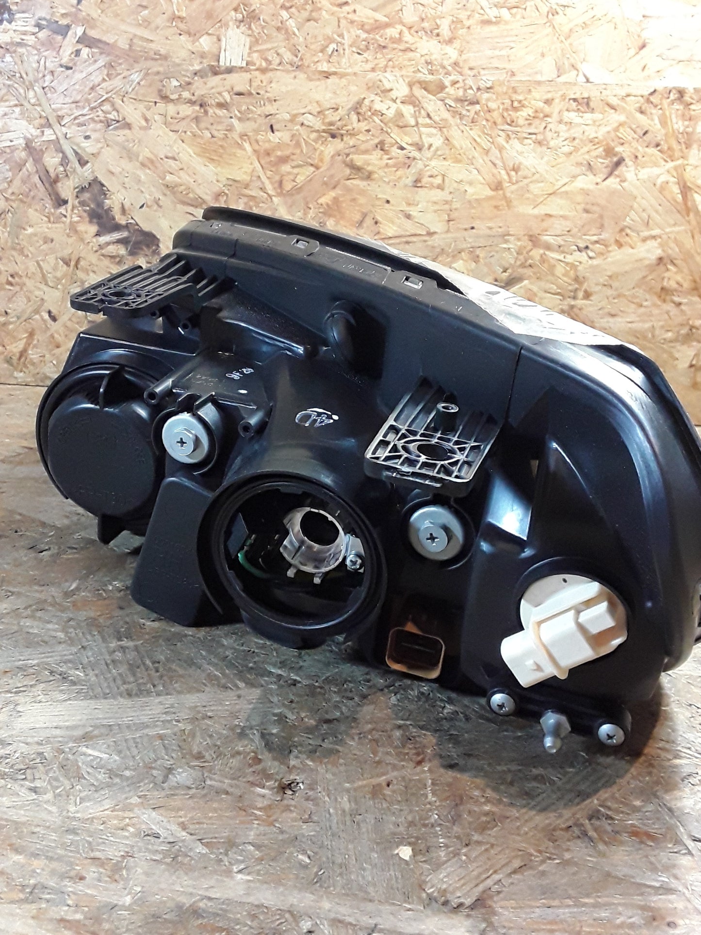Chevrolet Captiva Scheinwerfer V.R Bj 06-11 (Kappe fehlt)