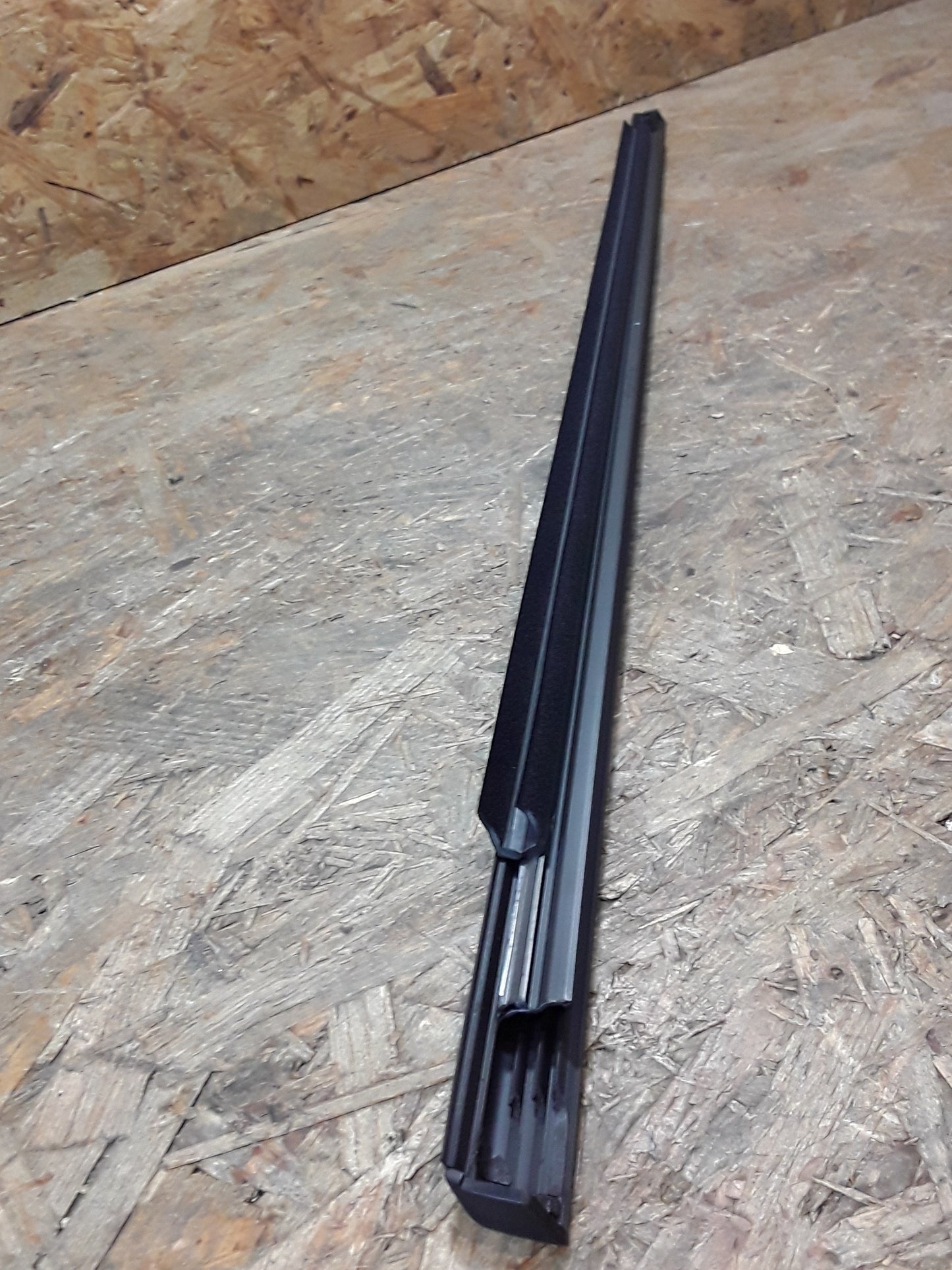 Mitsubishi Space Star Türschachtleiste H.L original Mitsubishi NEU