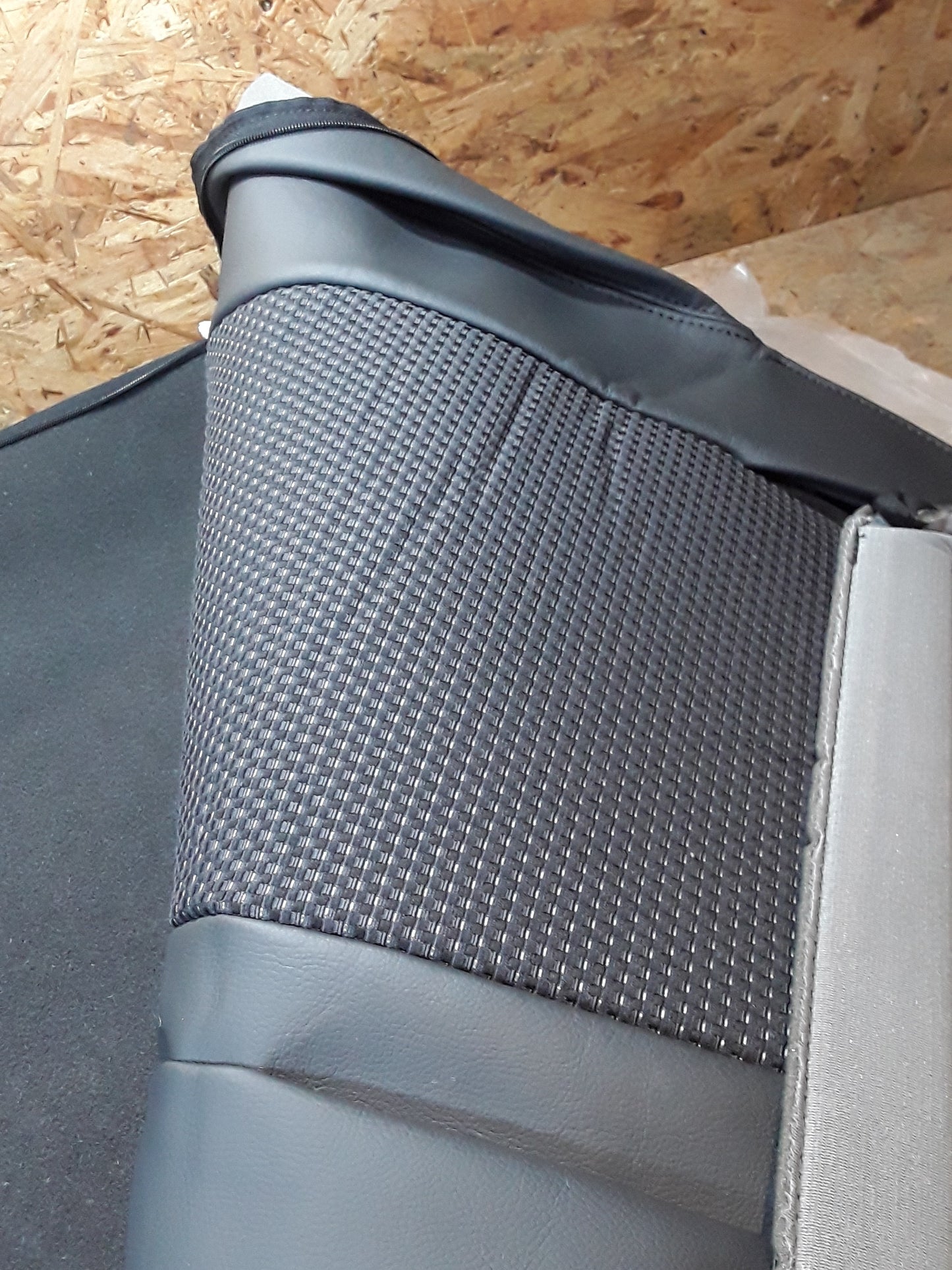 Chevrolet Captiva C100 Bj 07-09 Sitzbezug Hinterrücken