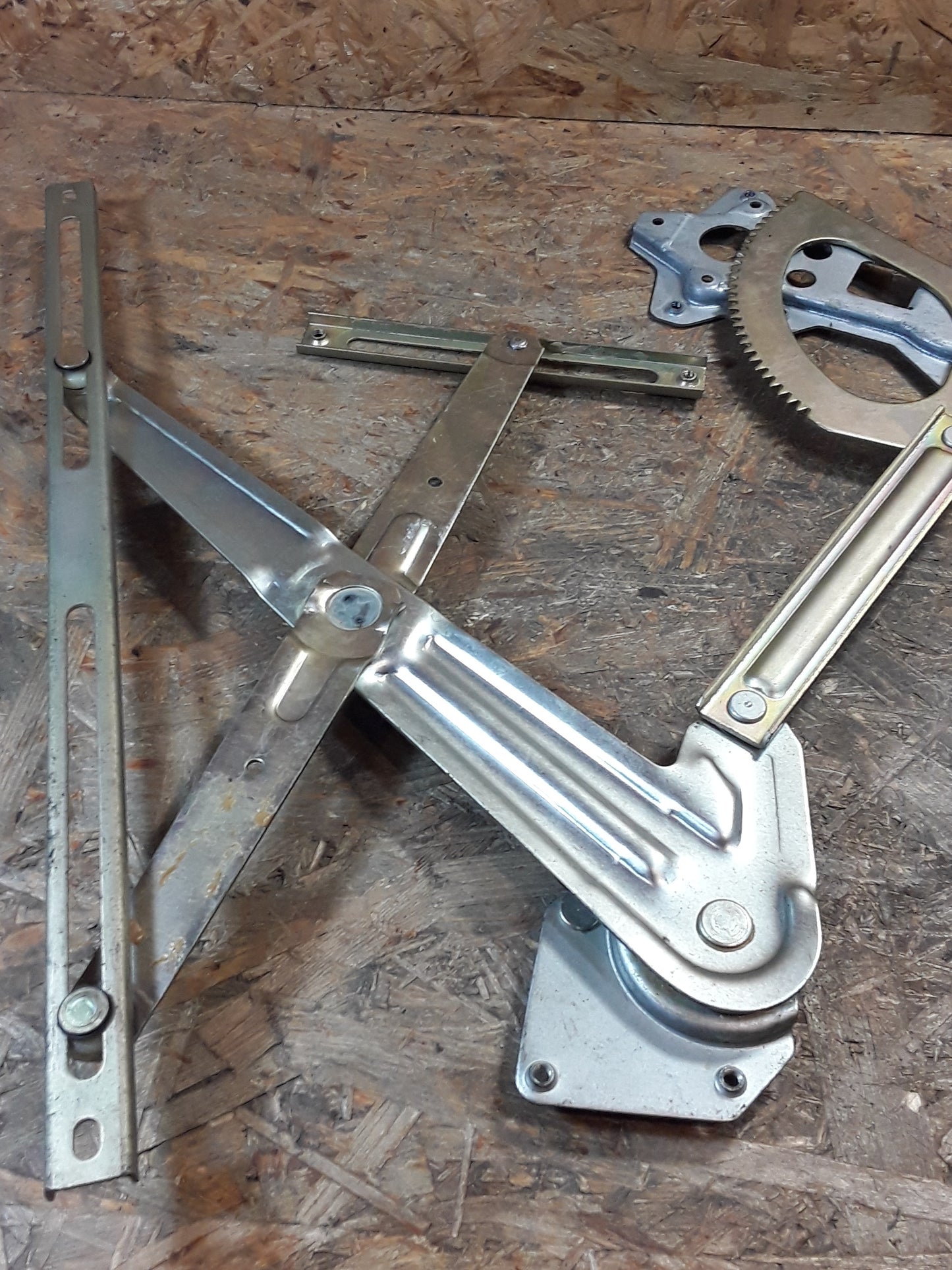 Mitsubishi Pajero 2.5TDI SUV Fensterheber V.R original Mitsubishi NEU