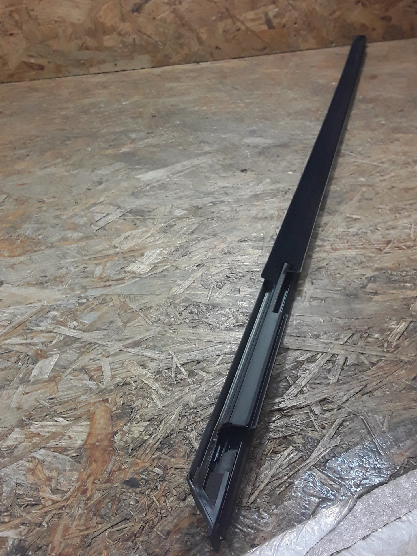 Mitsubishi Lancer Dichtung vordere Türverkleidung original Mitsubishi NEU