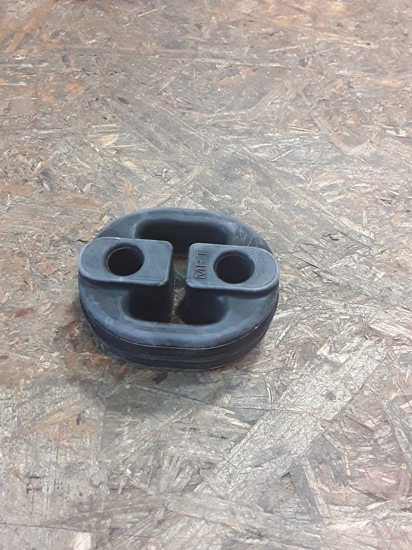 Mitsubishi Mirage/ Space Star Halter, Abgasanlage, Auspuffgummi original Mitsubishi NEU