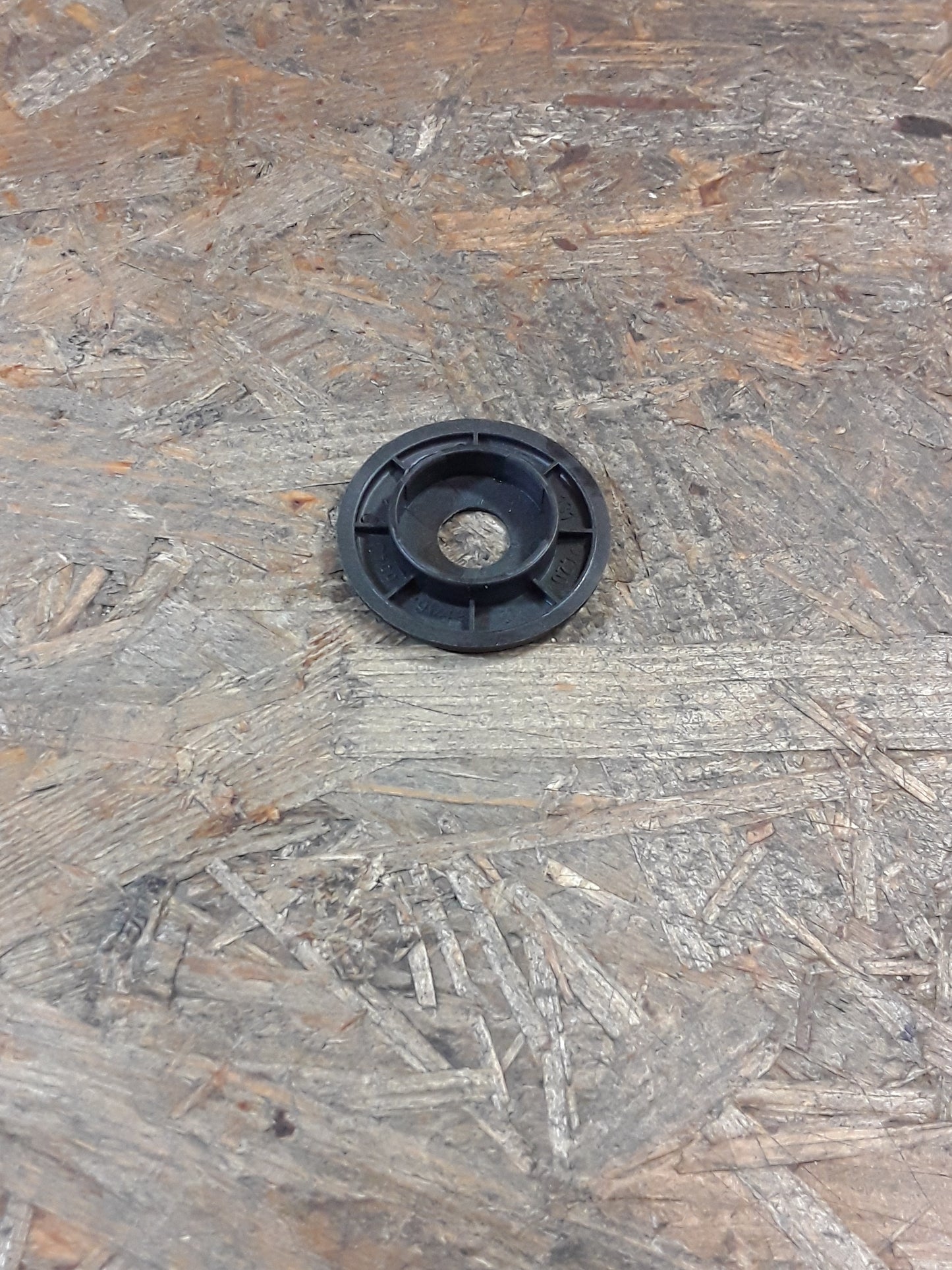 Chevrolet Cruze Halteknopf Fußmatten (Oberer Druckknopf) zum eindrücken original GM NEU