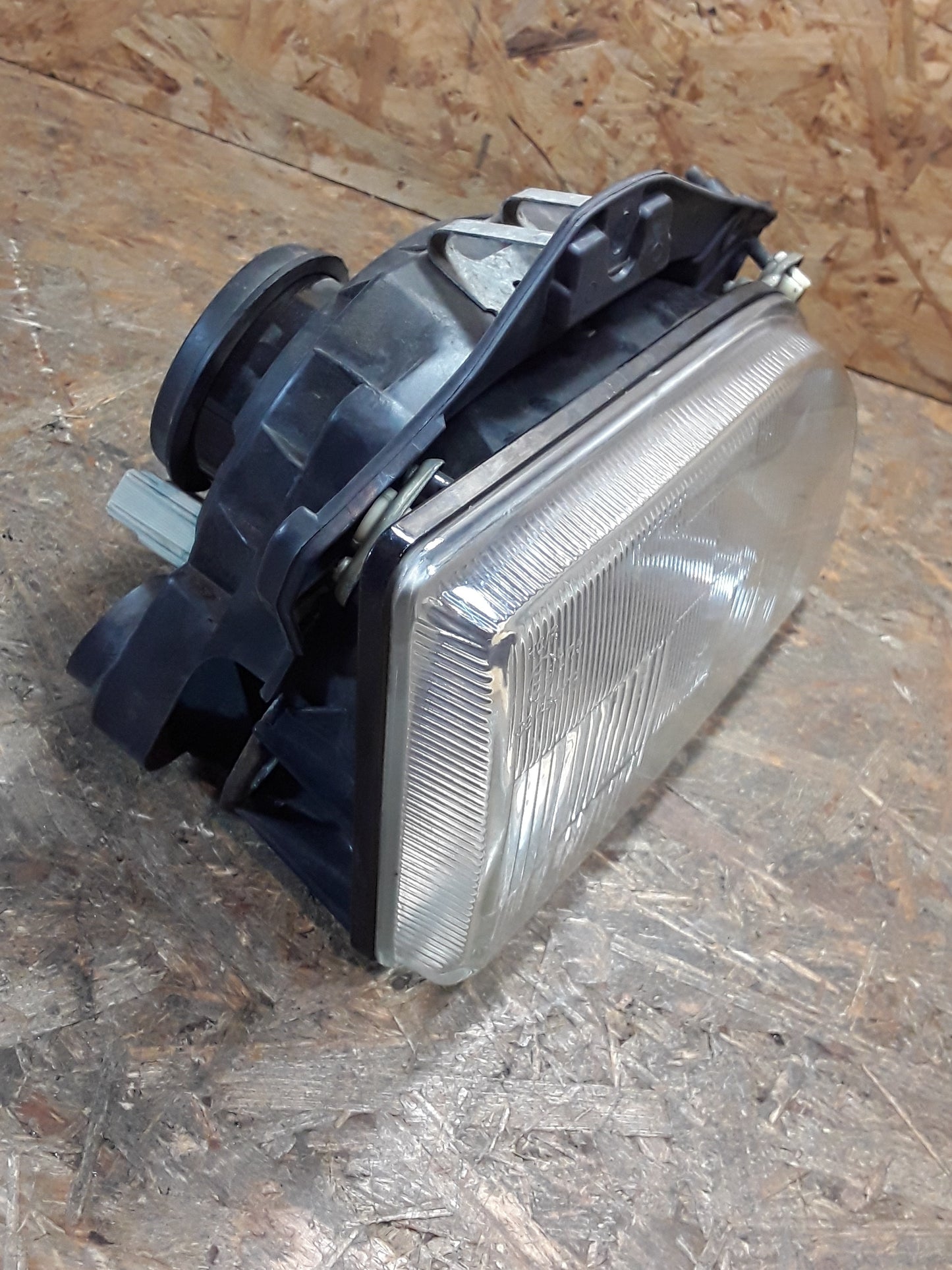 Ford Fiesta lll Scheinwerfer rechts original Ford NEU