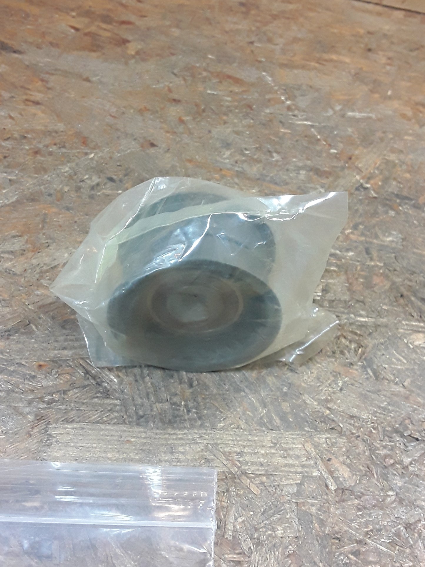 Mitsubishi Colt ll/ lll Mitsubishi Galant lll/ lV Umlenkrolle original Mitsubishi NEU