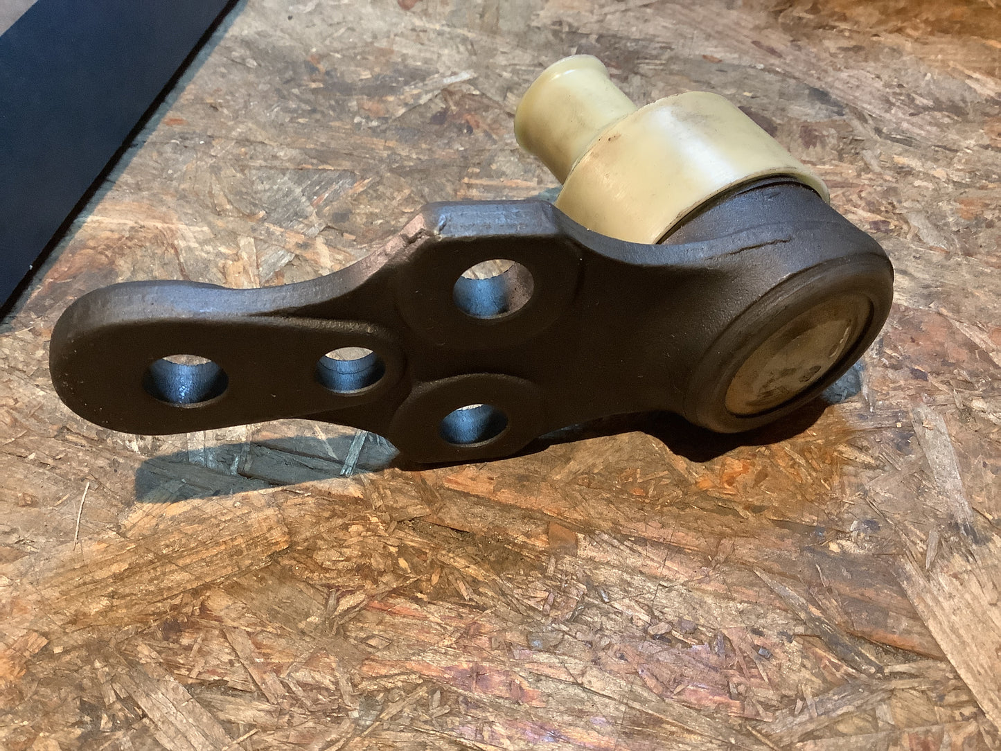 Opel Kadett E Querlenkerlager vorne Original GM NEU