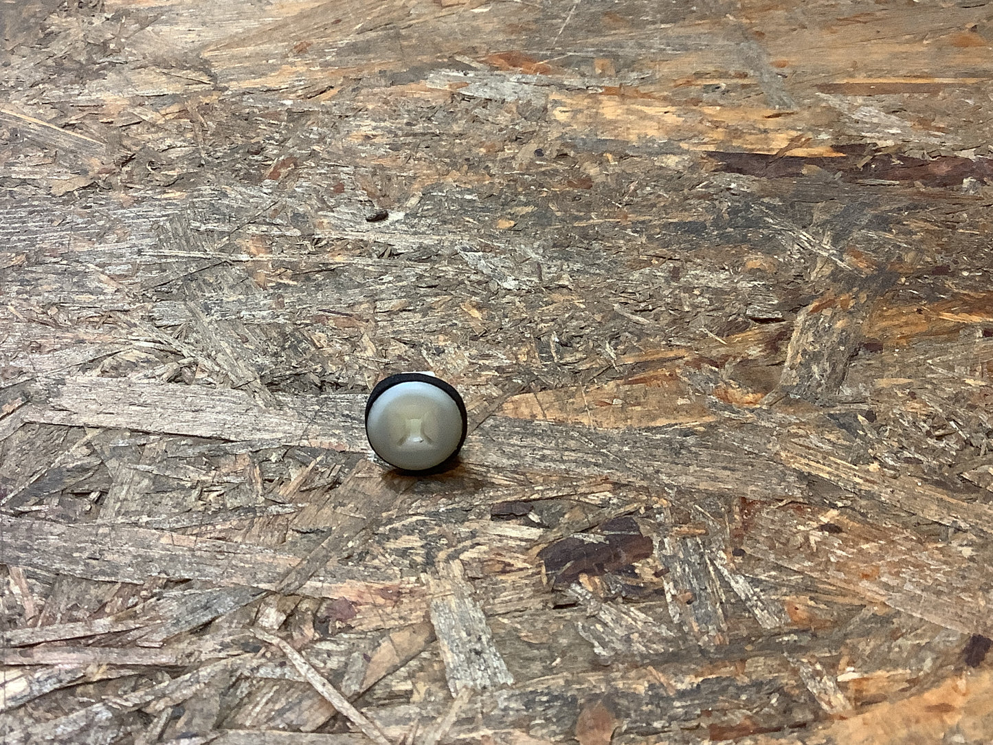 Chevrolet Spark; Opel Antara Befestigungsmutter an Stoßstange Original GM NEU