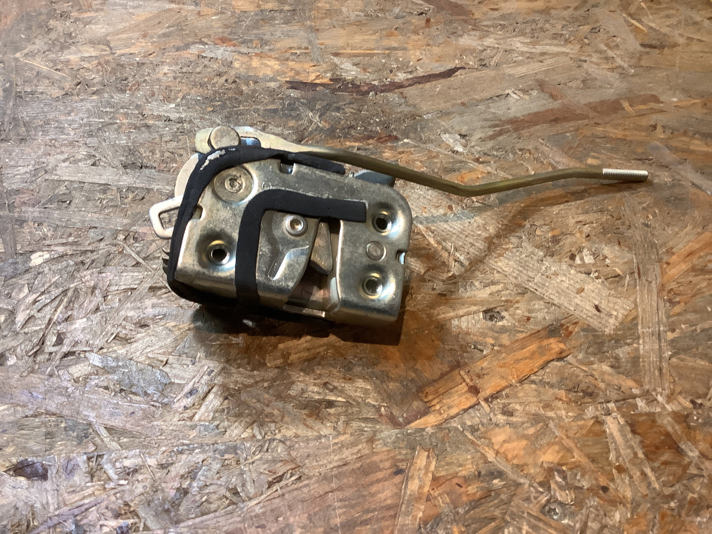 Mitsubishi Cordia, Bj. 85 Schloss, Türschloss vorne Original Mitsubishi NEU