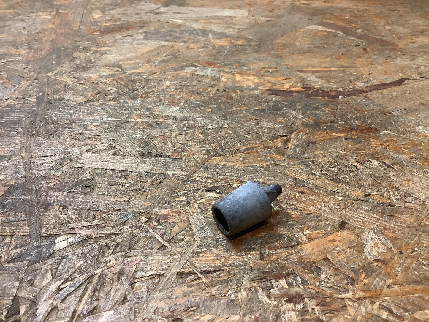 Chevrolet Aveo Bj. 12-20 Stoßfänger, Heckklappenscharnier Original GM NEU