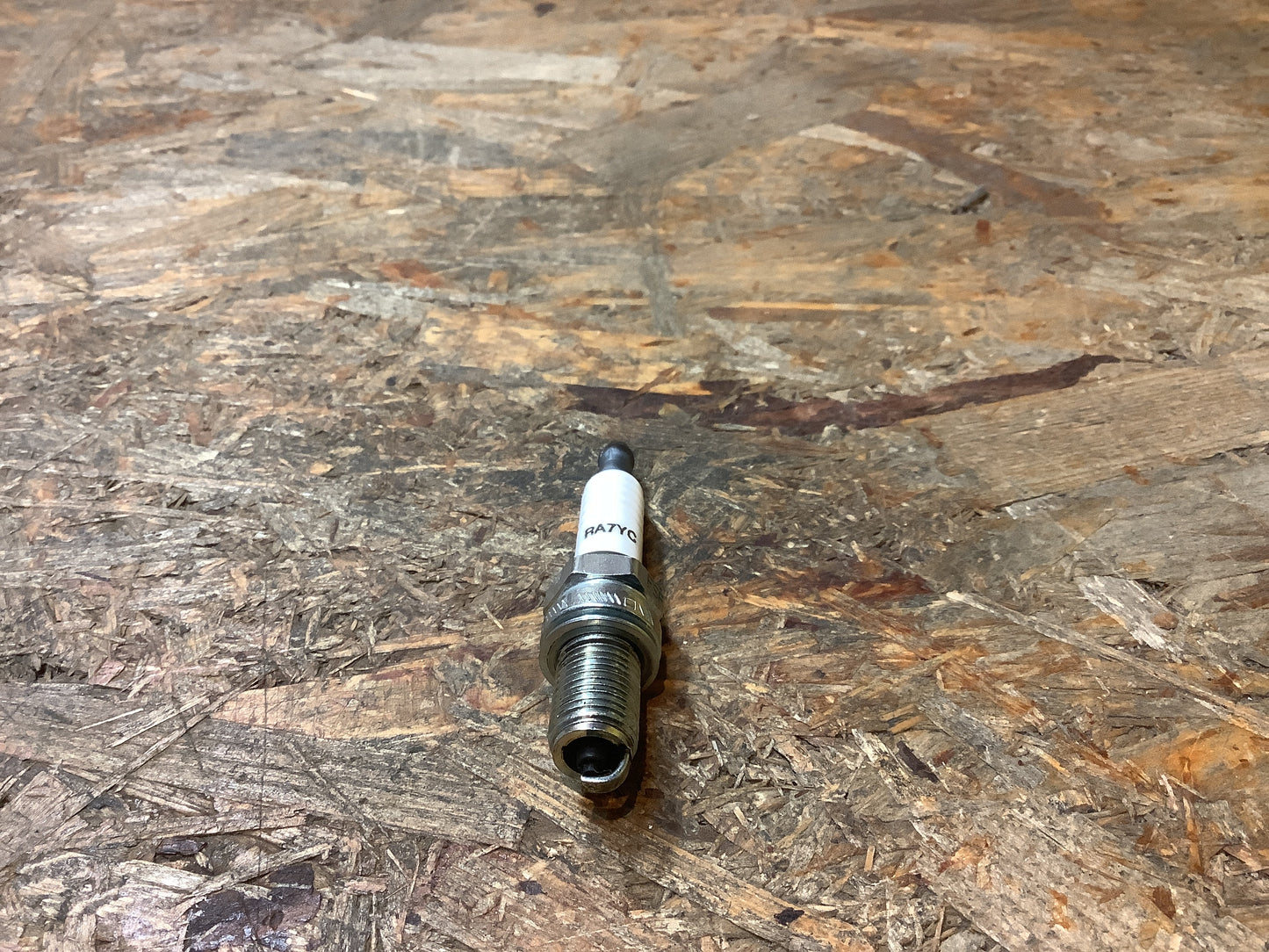 Chevrolet Aveo, Spark, Kalos; Lamcia Y; Fiat Punto Zündkerze Original GM NEU