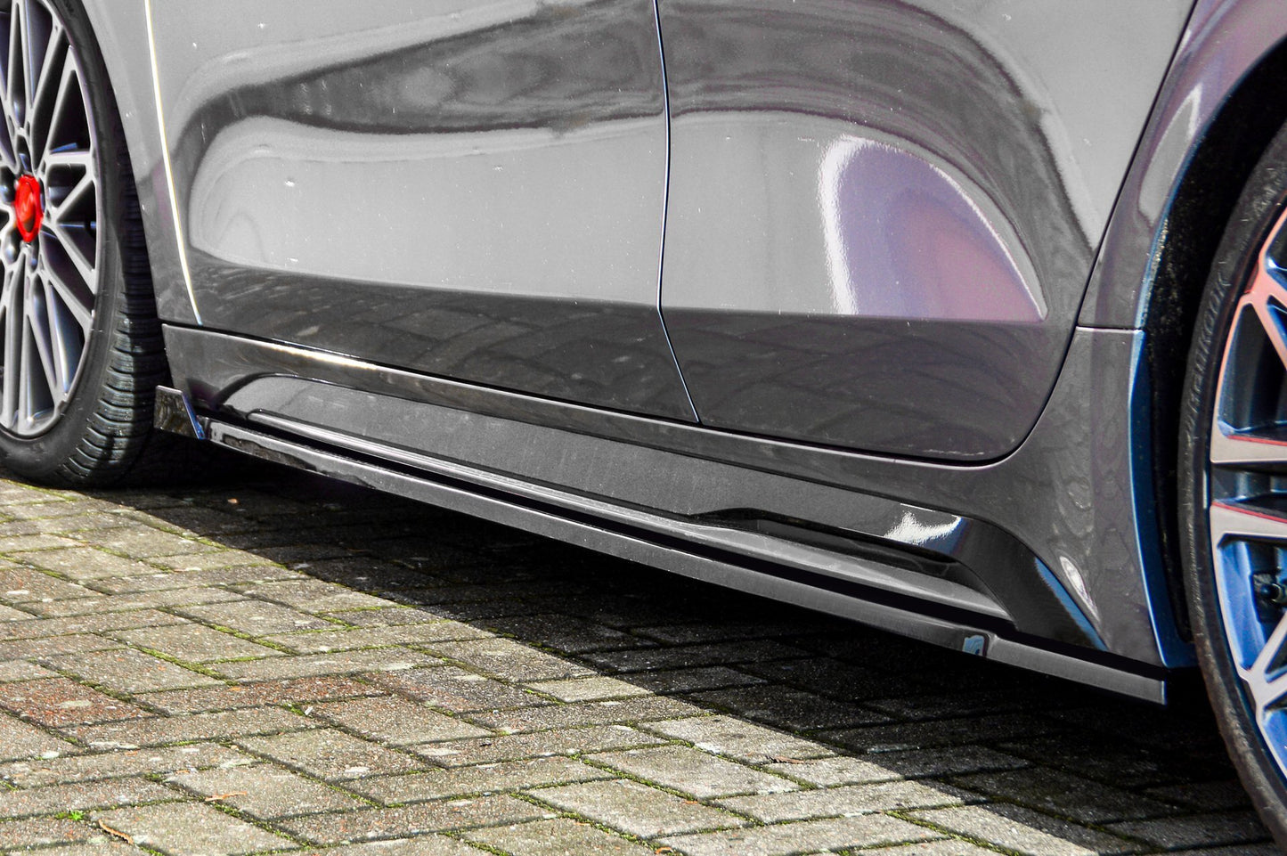 CUP Seitenschwellersatz mit Wing vorne Kia Pro Ceed GT Facelift Carbon