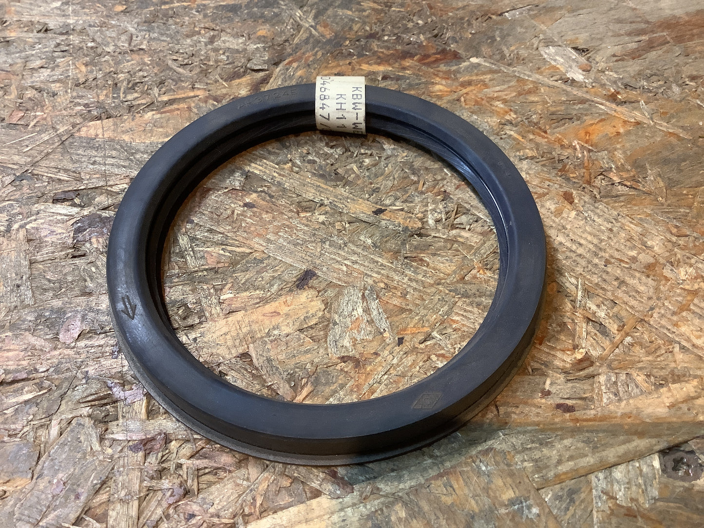 Mitsubishi Colt II (C10), Bj. 10.82-04.88; Mitsubishi L300/Delica II Bus (L03_P/G,LO_2P), Bj. 05.80-02.87 Kurbelwellensimmerring Original Mitsubishi NEU