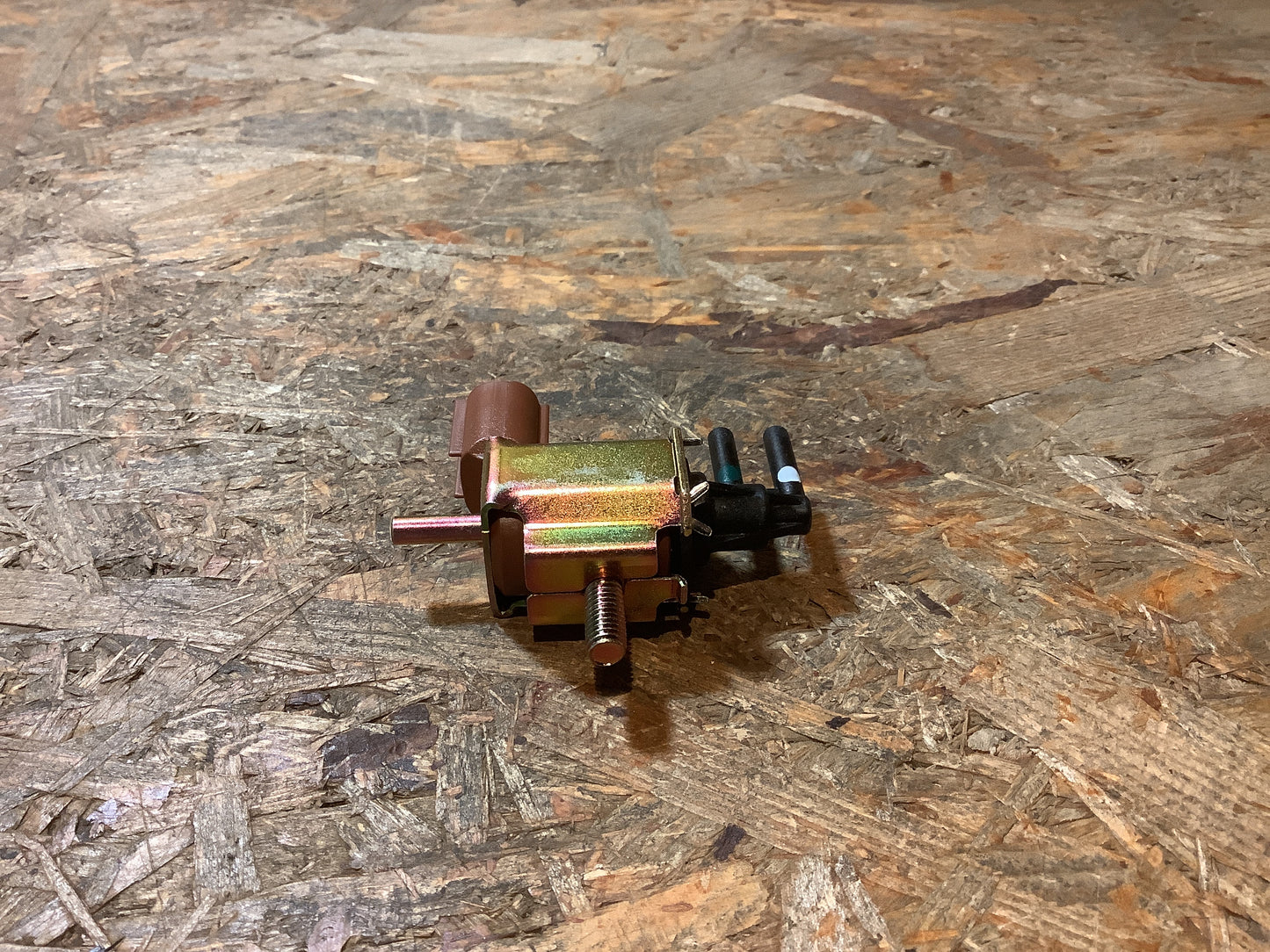 Mitsubishi Montero - Mitsubishi Pajero Emissions-Magnetventil Original Mitsubishi NEU