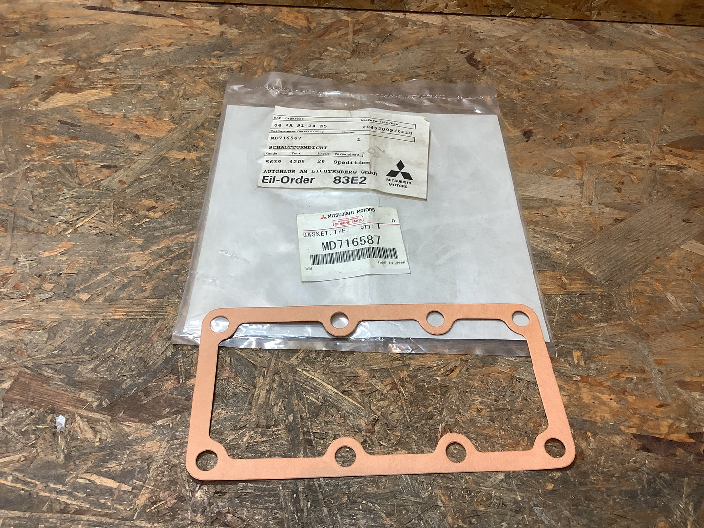 Mitsubishi Pajero I - Mitsubishi L200/L300 Basisdichtung, Getriebe-/ Untersetzungshebel Original Mitsubishi NEU