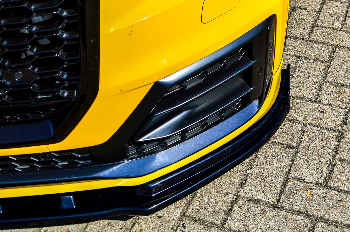 CUP Frontspoilerlippe ABS mit Seitenwing Audi Q2 GA, MK1 Sport Schwarz Glanz