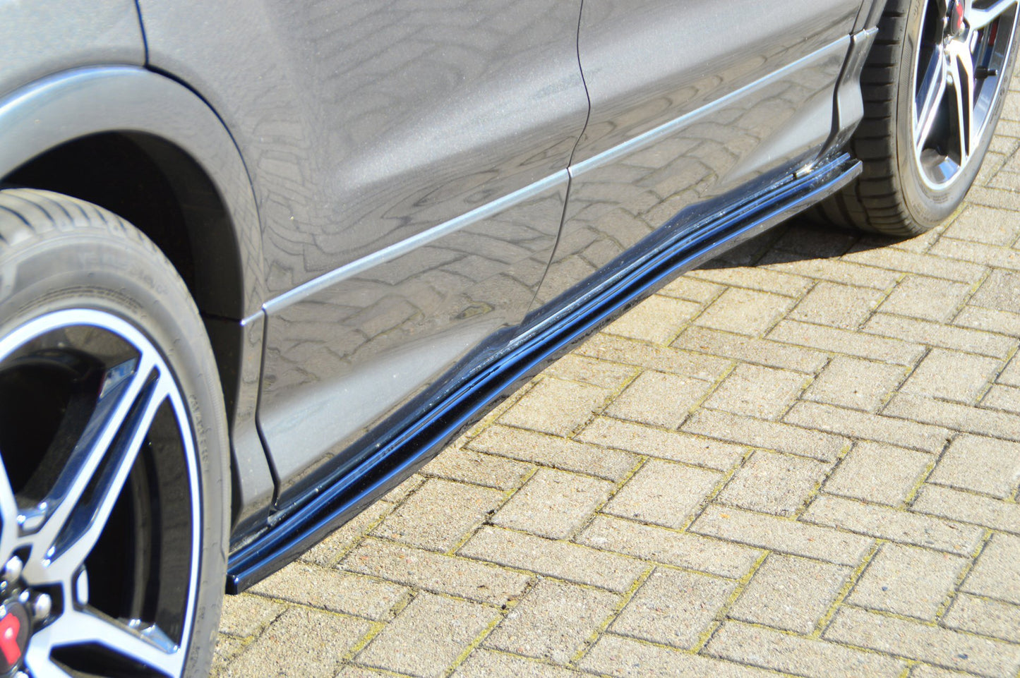 Seitenschwellersatz CUP Ford Kuga DM2 ab Bj.: 2016-2019 Schwarz Glanz