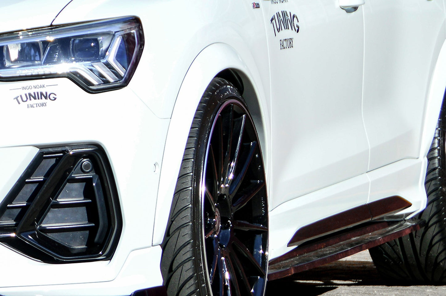 Radlaufverbreiterung Satz Audi Q3, Typ F3 ab Bj.: 2018- Schwarz Glanz