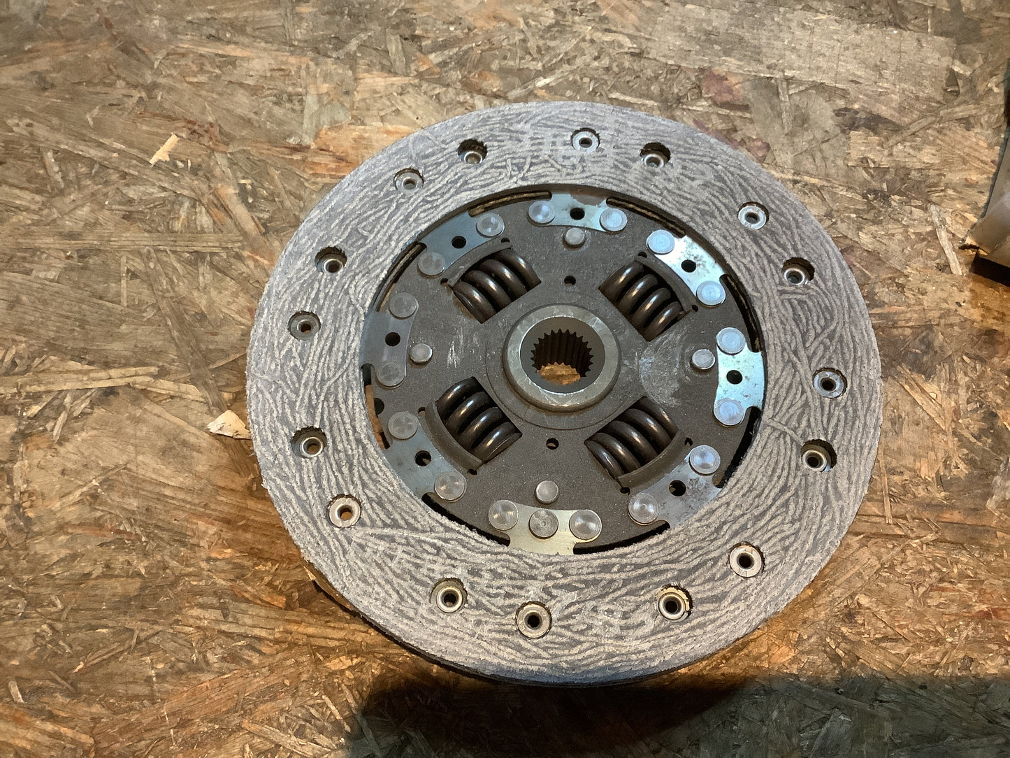 Opel Ascona C, Kadett D/E Kupplungsscheibe Original GM Opel NEU