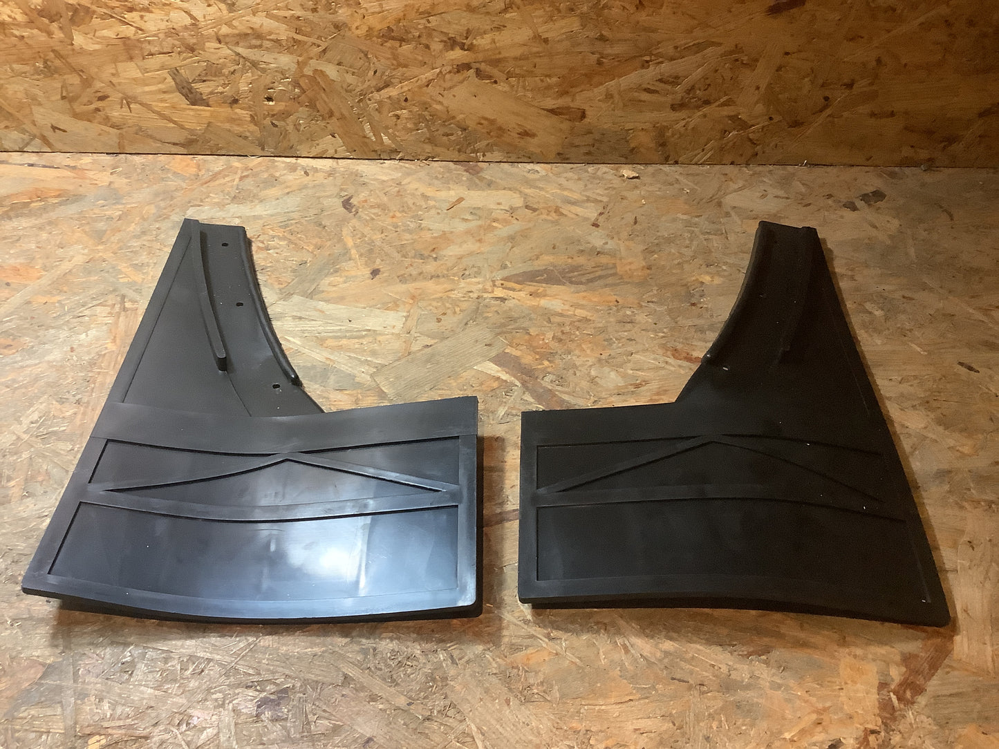 VW Polo Coupé Schmutzfänger vorn Original Autoplus NEU