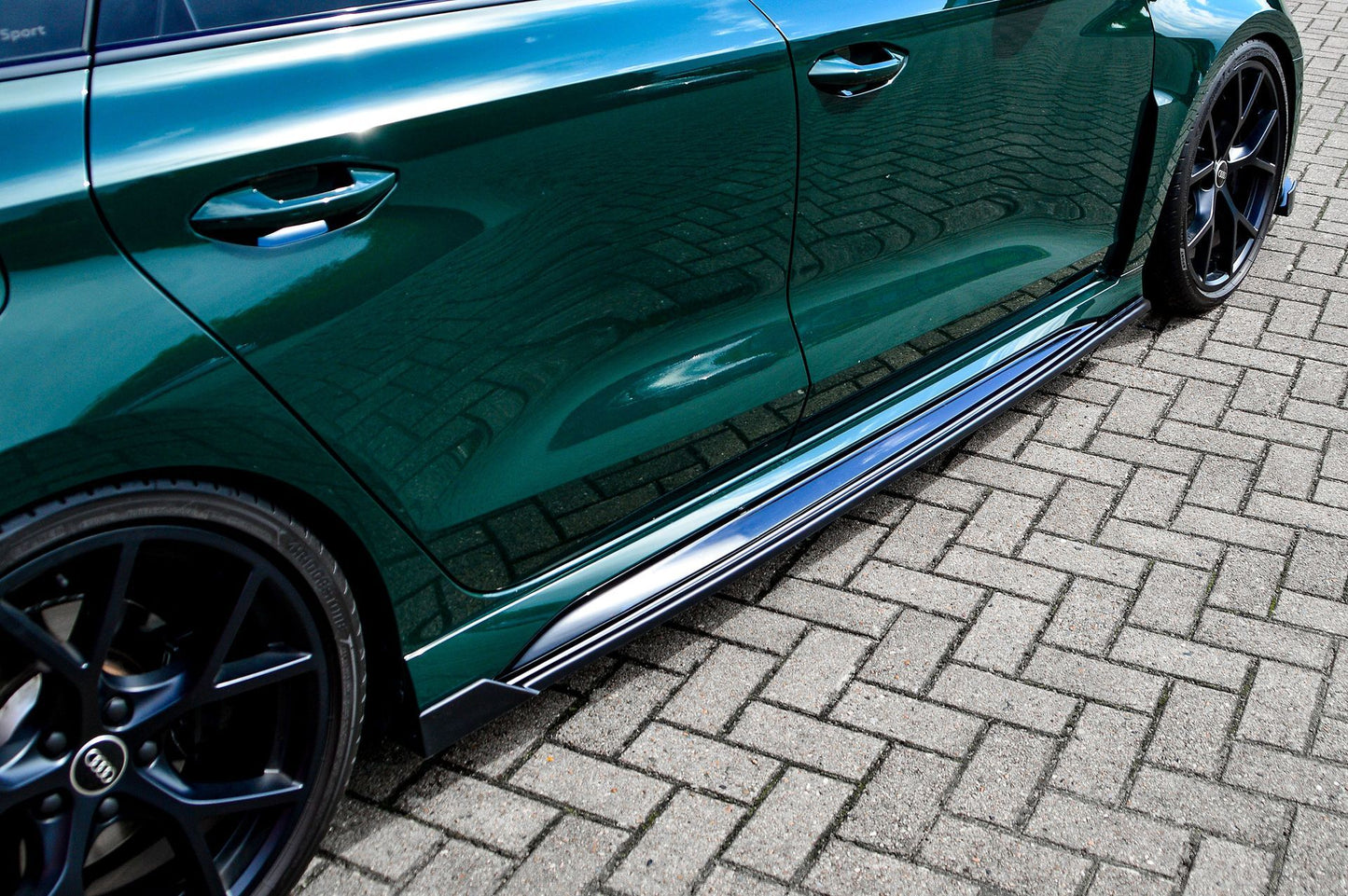 CUP Seitenschwellersatz mit Wing hinten Audi RS3, 8Y, Sportback Carbon