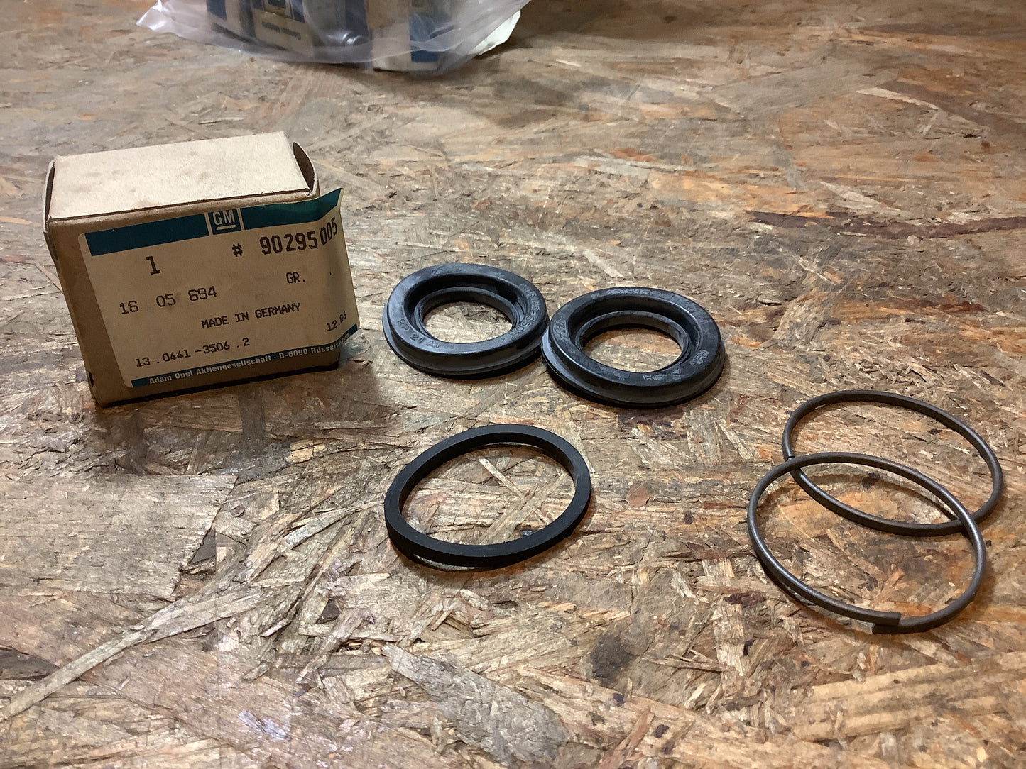 Mercedes Benz W124/190/C/E Klasse, Opel Vectra B Bremssattel-Reperatursatz A.B.S Original GM NEU