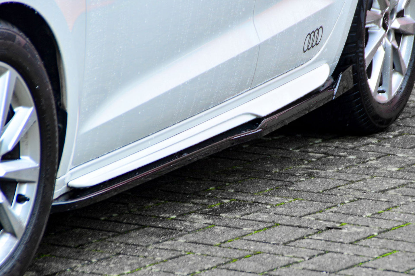 CUP Seitenschwellersatz mit Wing vorne/hinten Audi A1 (GB) Schwarz Matt