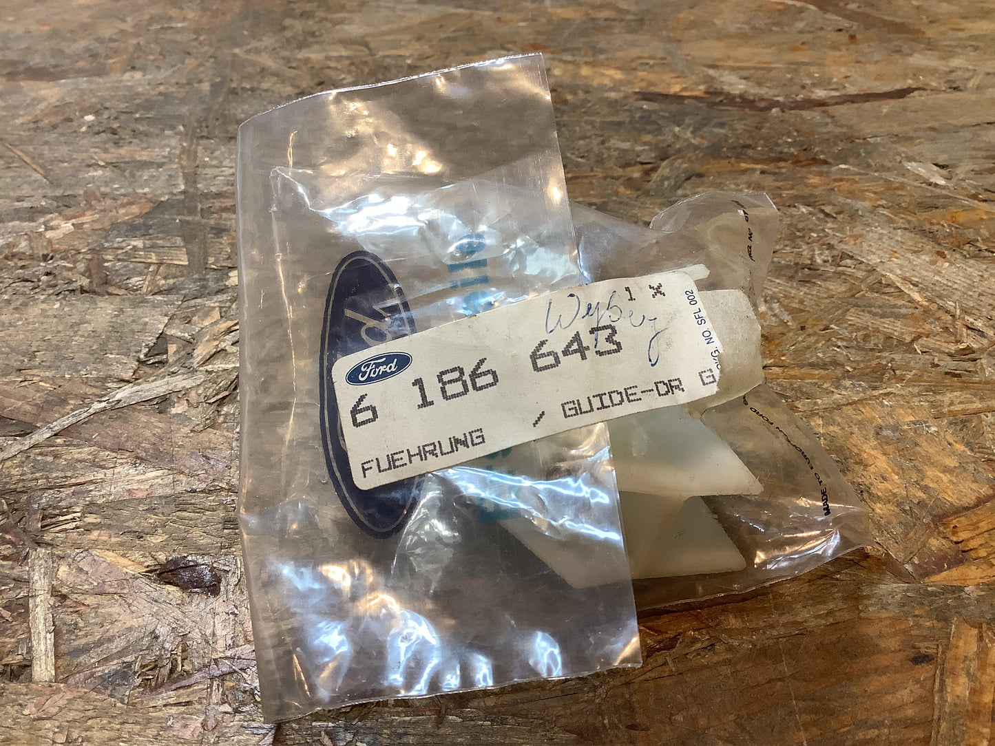 Ford Fiesta Führung Türscheibe links Original Ford NEU