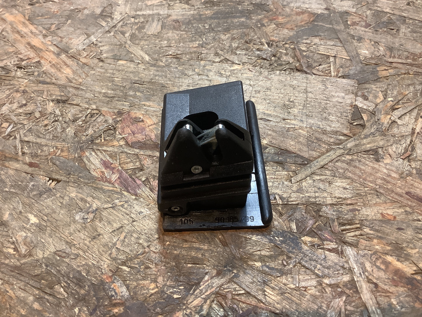 Kadett E Verschluss, Amaturentafel Original GM NEU