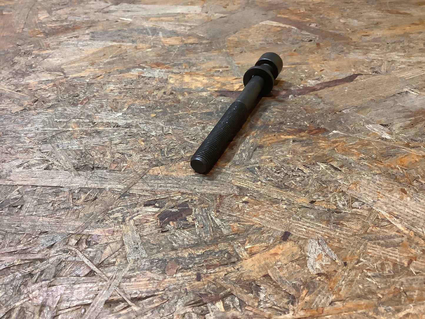 Chevrolet Captiva C100; Chevrolet Lacetti J200; Chevrolet Nubira J200; Chevrolet Rezzo U00; Chevrolet Leganza V100; Chevrolet Evanda V200; Chevrolet Epica V200 Zylinderkopfschraube Original GM NEU