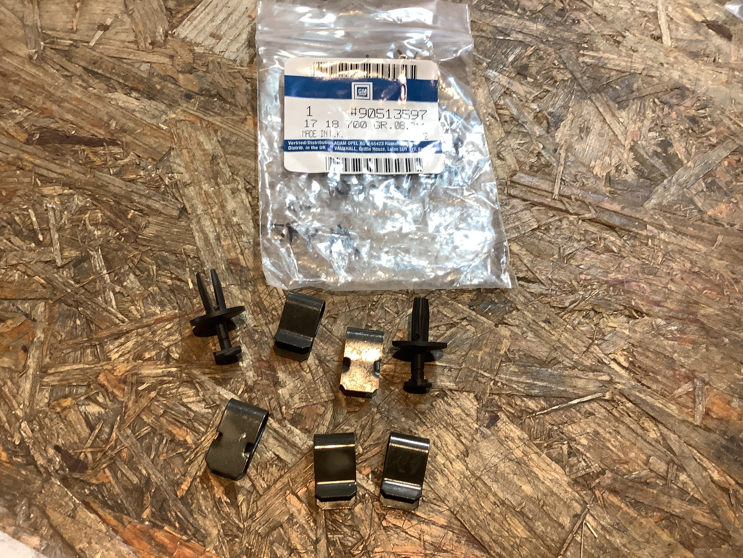 Vectra Befestigungstück Schmutzfänger vorne Satz Original GM NEU