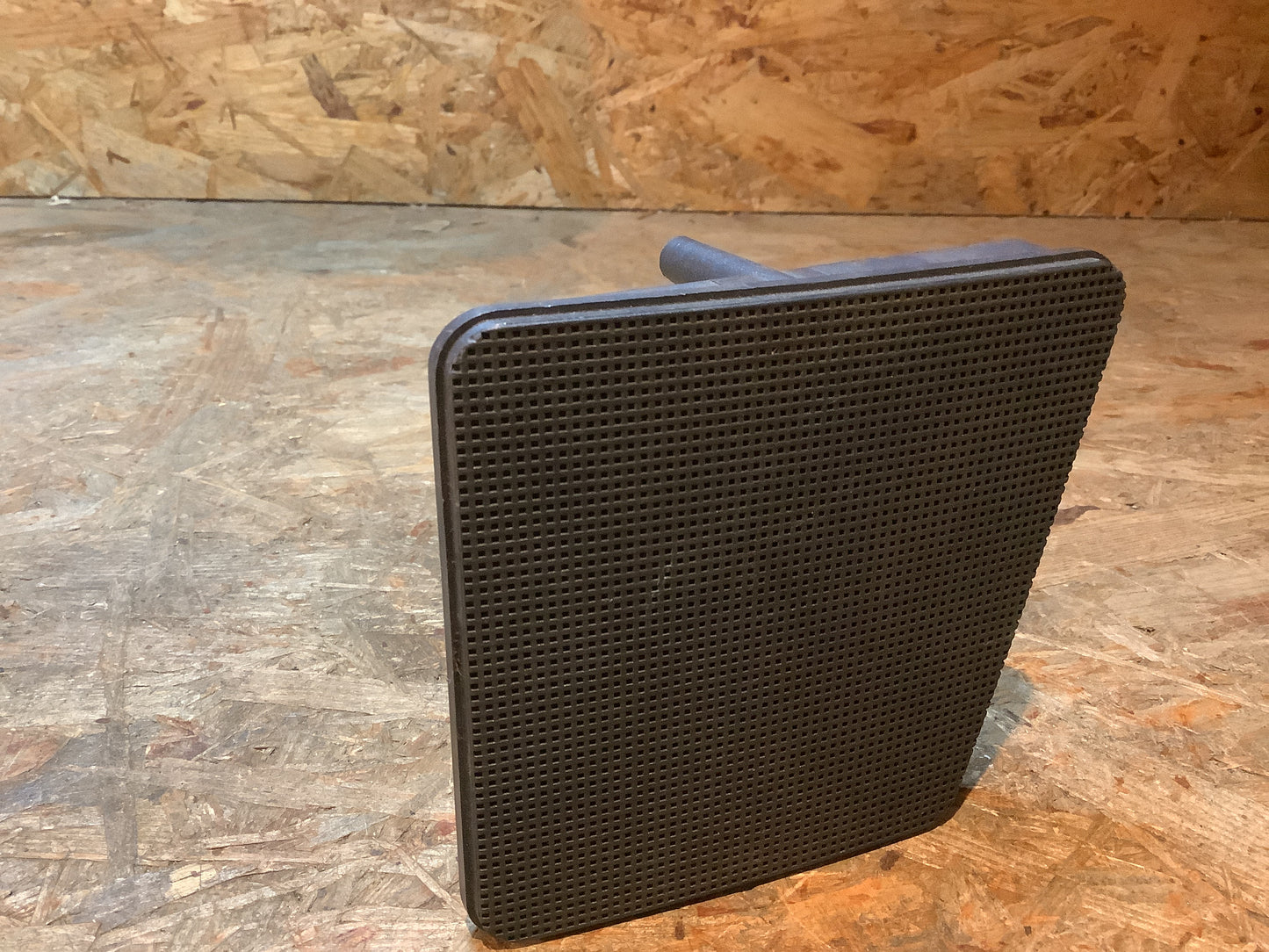 Audi 80/90/Coupé Typ 81-85 Abdeckung Lautsprecher vorn Rechts Original VW NEU