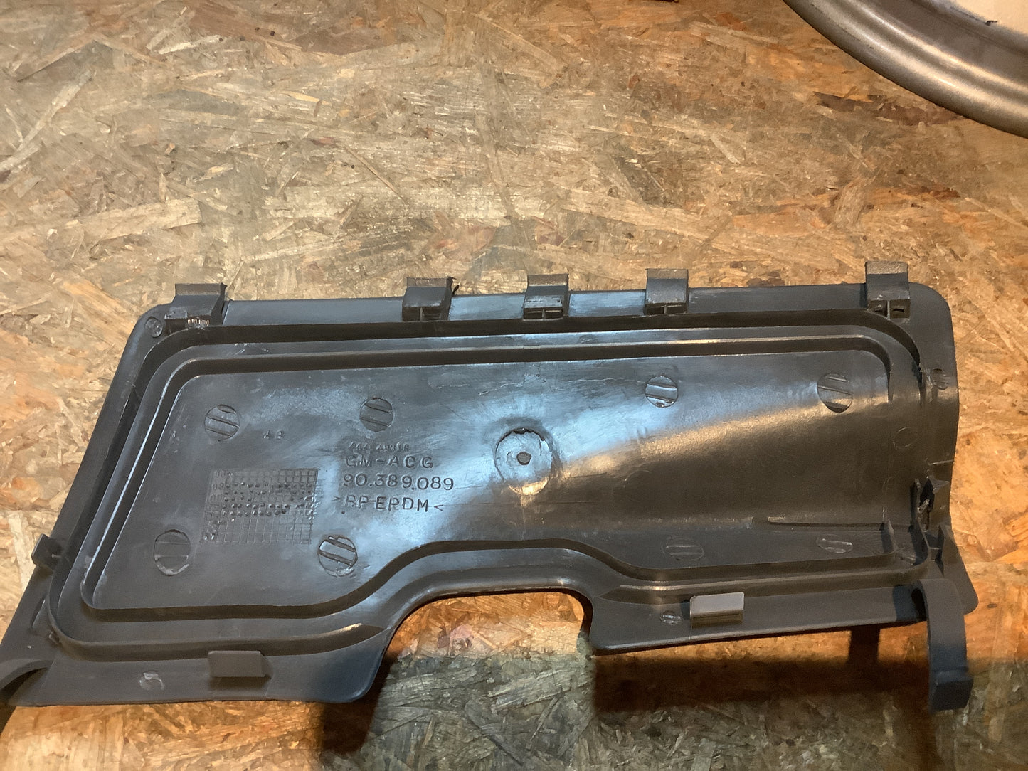 Opel Corsa B, Tigra A Klappe Abschleppöse Original GM NEU