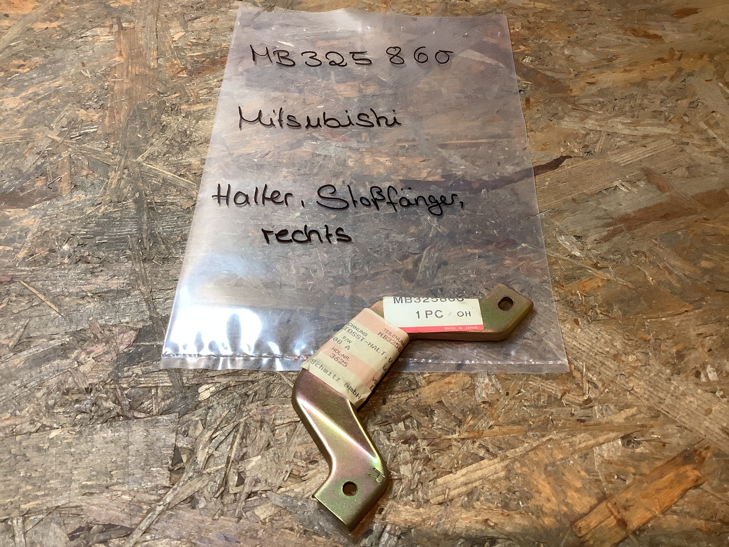 Mitsubishi Halter, Stoßfänger rechts Original Mitsubishi NEU