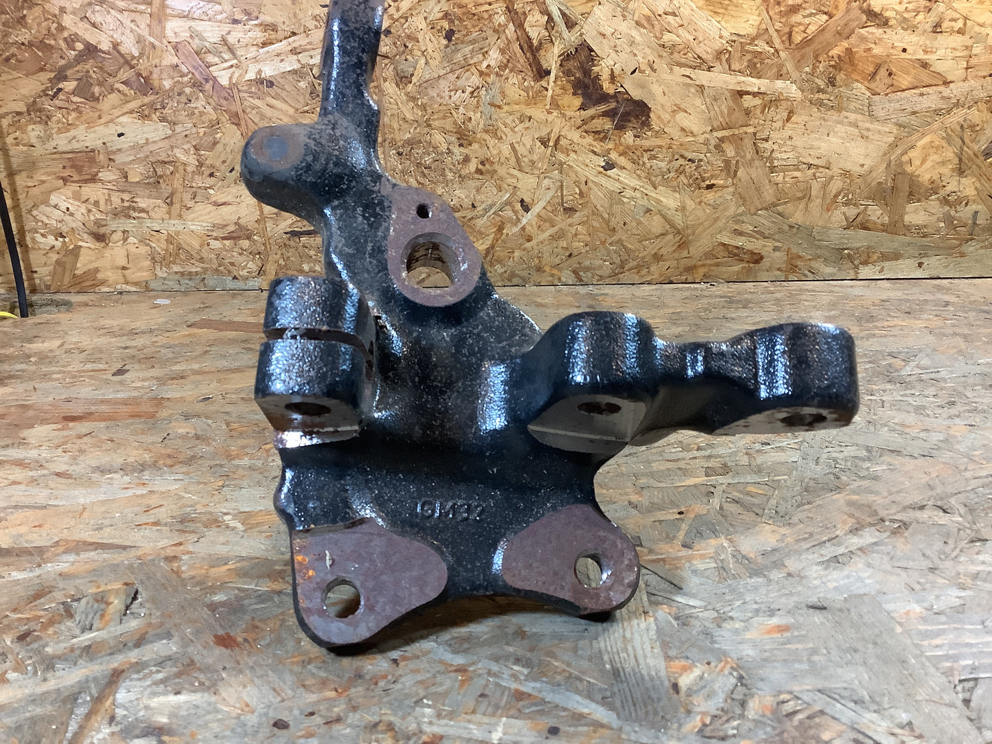 Omega A - Senator B Achsschenkel Aufhängung links Original GM NEU