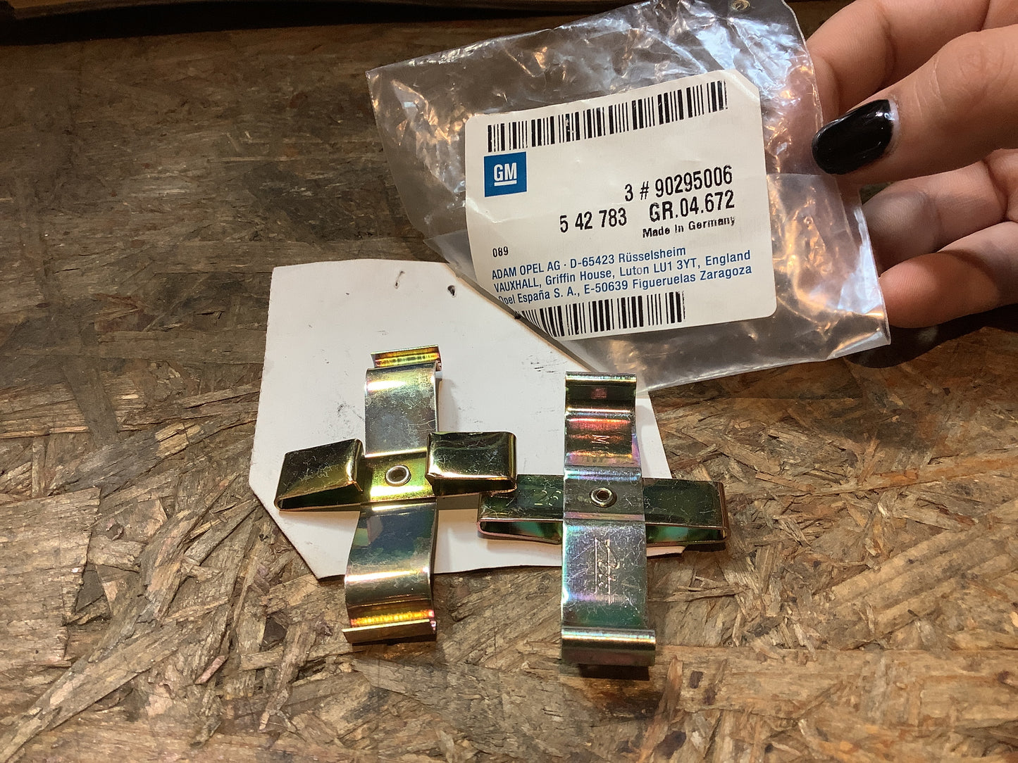 Opel Omega A, Calibra A Spreizfeder, Bremssattel hinten Set Original GM Opel NEU