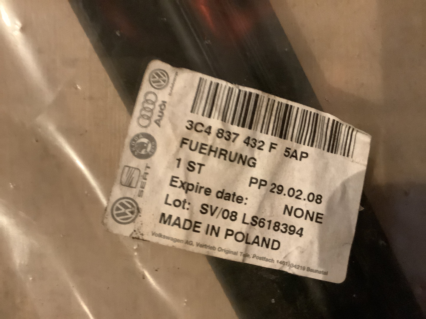 VW Passat B7 Fenster-Schachtabdichtung Tür vorn rechts Original VW NEU